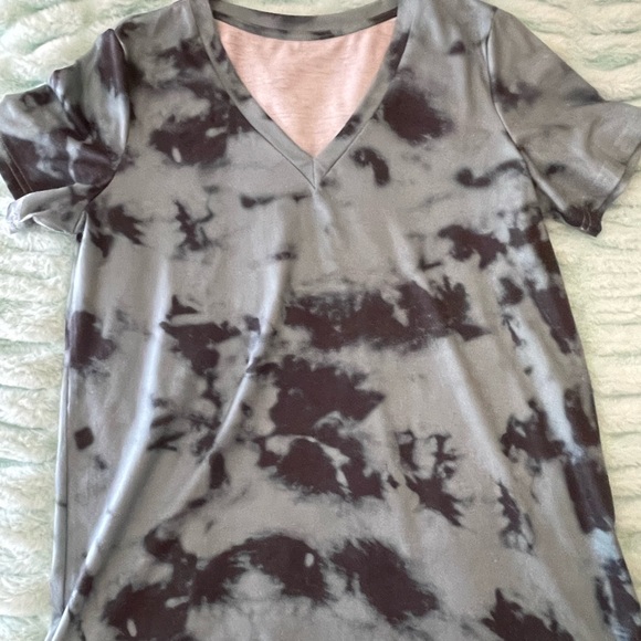 Tops - Tye dye tshirt medium